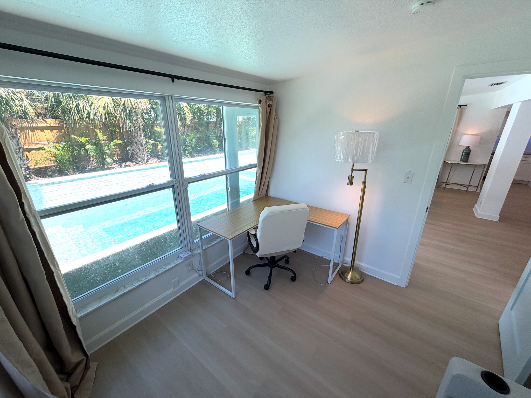 Building Photo - 5813 26th Ave N