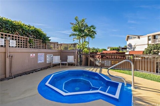 Building Photo - Breezy Fresh, Freshly Renovated 2/1 at Makaha Valley Plantation