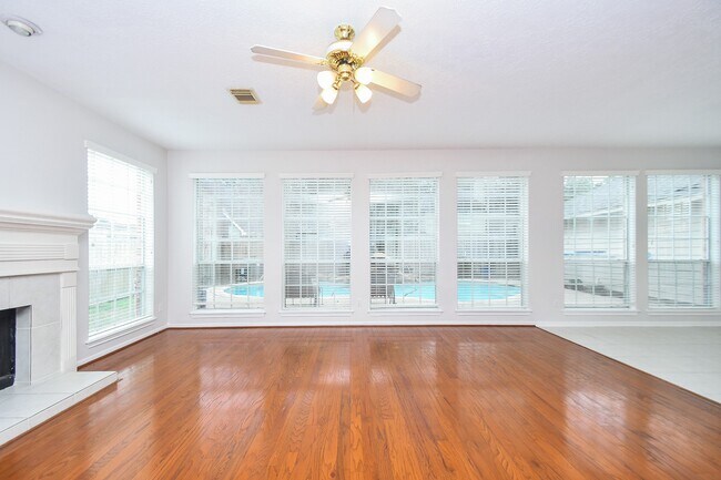 Building Photo - 7010 Adobe Oaks Ct