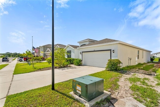 Building Photo - 3914 Lively Coral Pl
