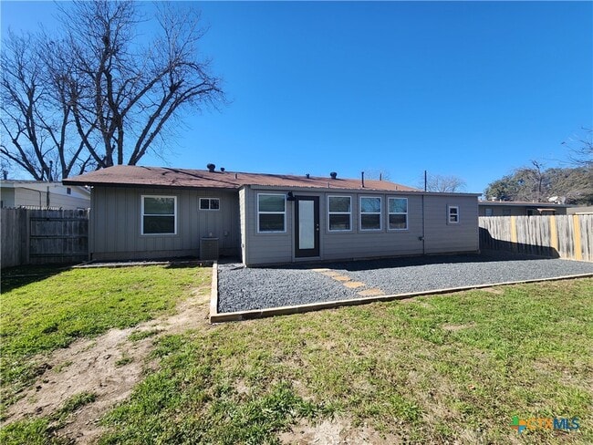 Building Photo - 362 Lockener Ave