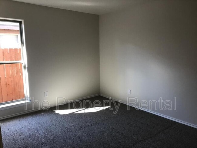 Building Photo - 1605 Wrangler Ln