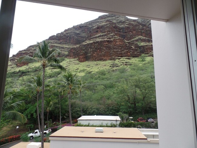 Building Photo - Makaha Valley Towers