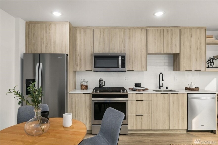 Building Photo - 2609 S Judkins St