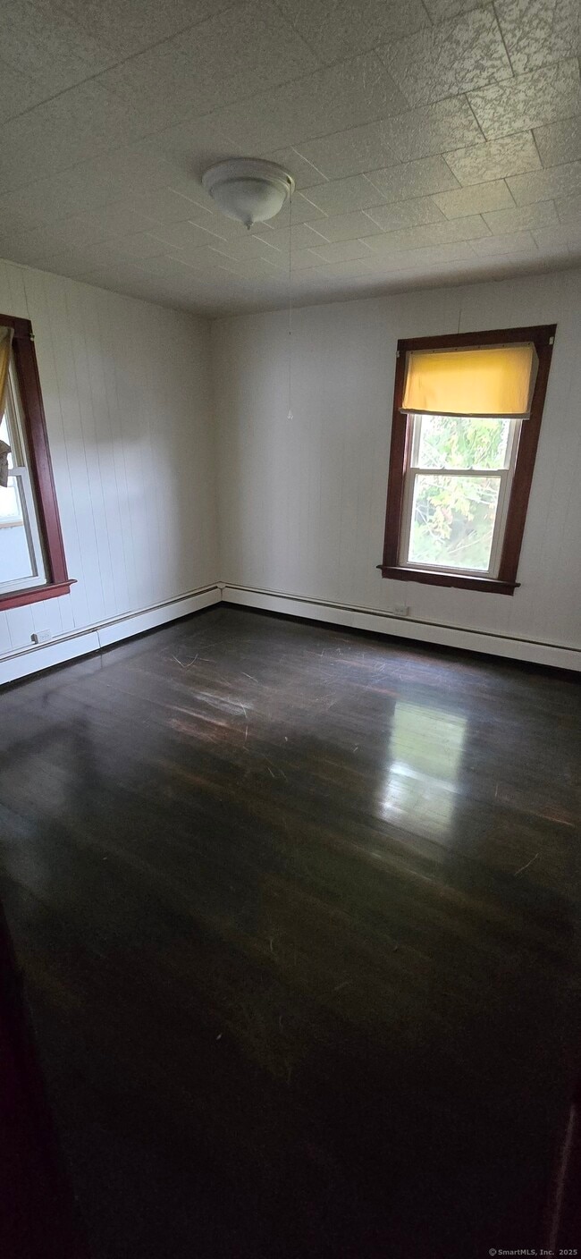 Building Photo - 140 Bradley Ave