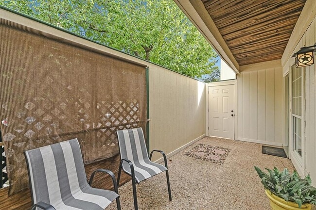 Building Photo - 6718 Silvermine Dr