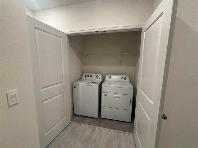 Building Photo - 1604 Hubbell Rd