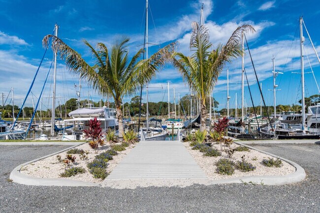 Building Photo - 202 Ivory Coral Ln