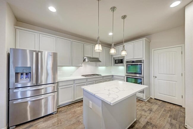 Building Photo - 146 Rock Cliff Ct