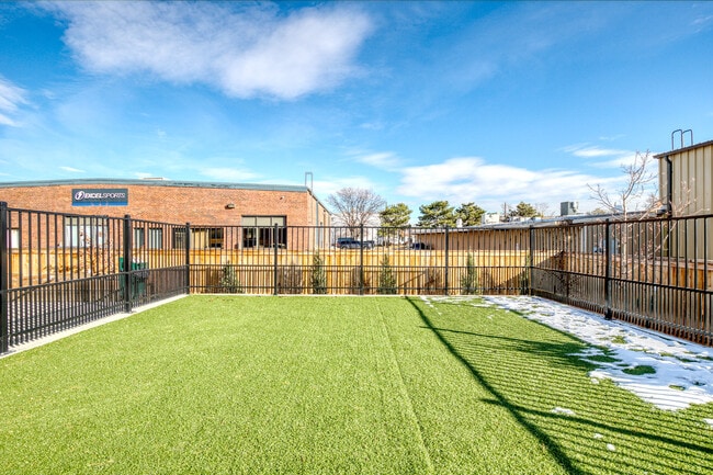 Building Photo - 3000 Pearl Pkwy