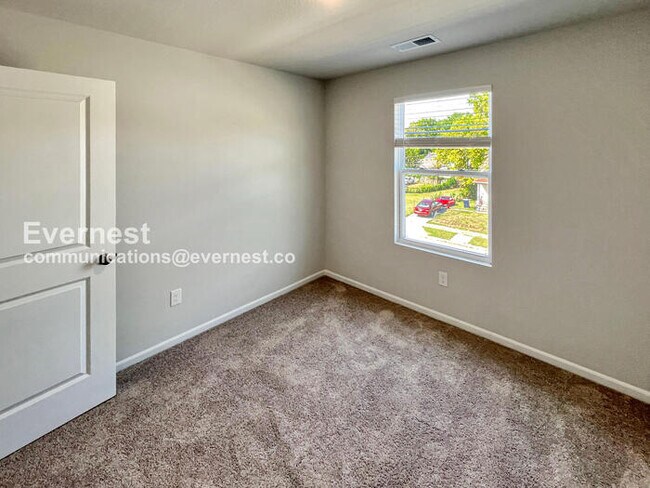 Building Photo - 3 Bed/2.5 Bath Home with Modern Amenities / Pet-Friendly / Coming Soon!