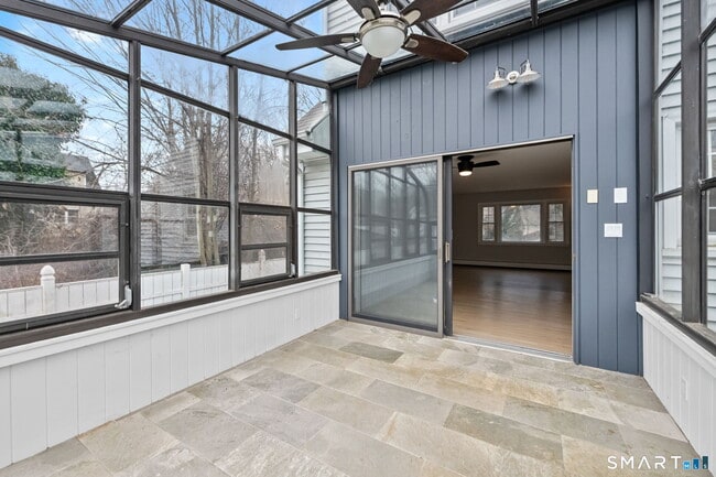 Building Photo - 5 River St