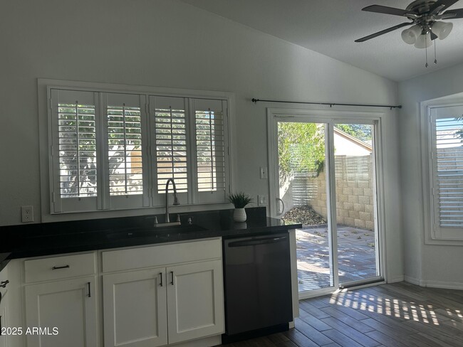 Building Photo - 4020 W Chama Dr