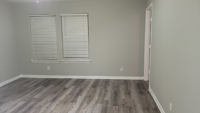 Building Photo - $500 off one month.  Section 8 accepted wi...