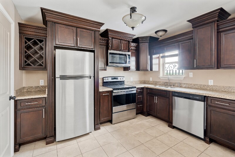 Building Photo - 110 Colorado St