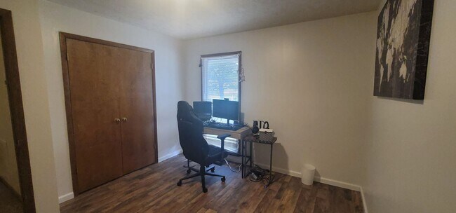 Building Photo - 6978 Melbourne Dr