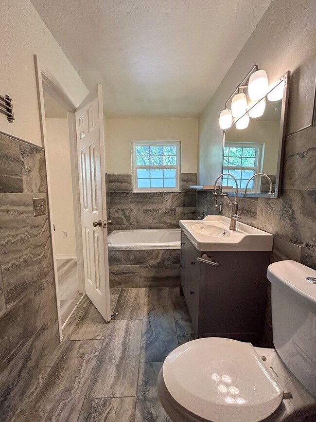 Building Photo - 5283 SW 97th Way