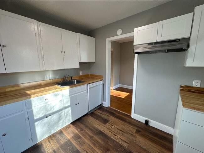 Building Photo - 3112 Peebles Dr