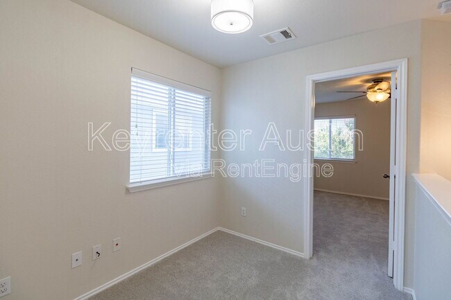 Building Photo - 1704 Sand Hills Dr