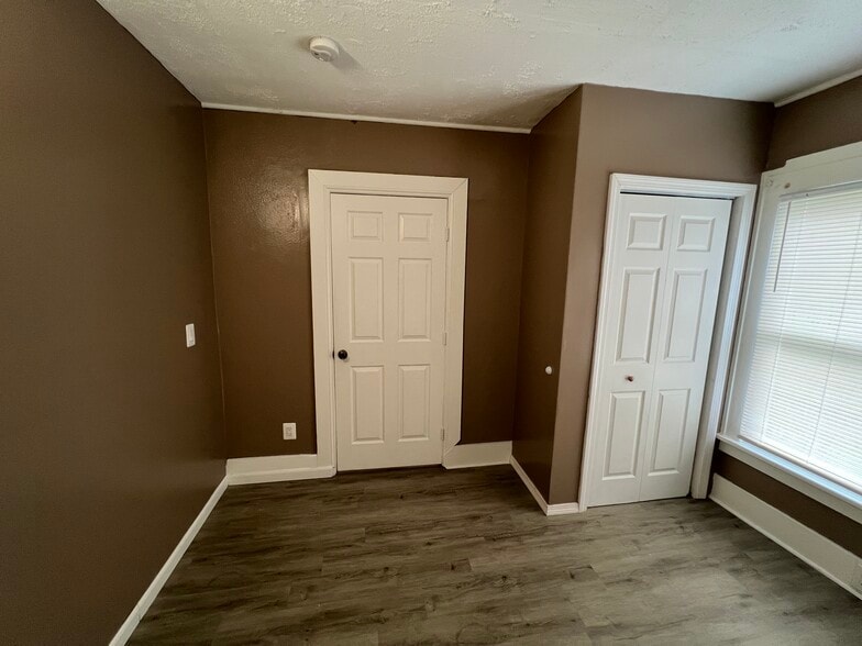 Bedroom 1 - 15 Brewer St