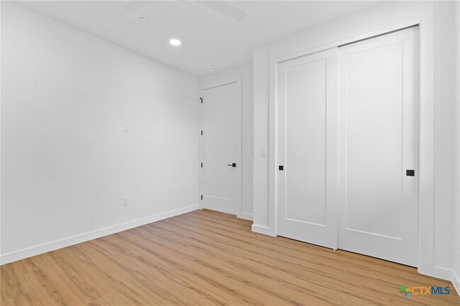 Building Photo - 2165 Gabriels Pl
