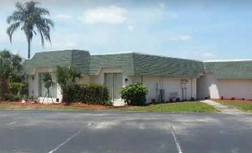 Primary Photo - 306 Golf Villas Ct NW