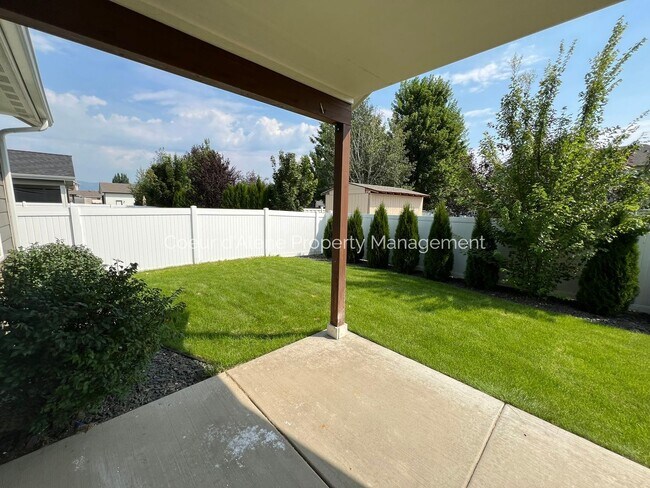 Building Photo - 3 bed, 2 bath home in Post Falls
