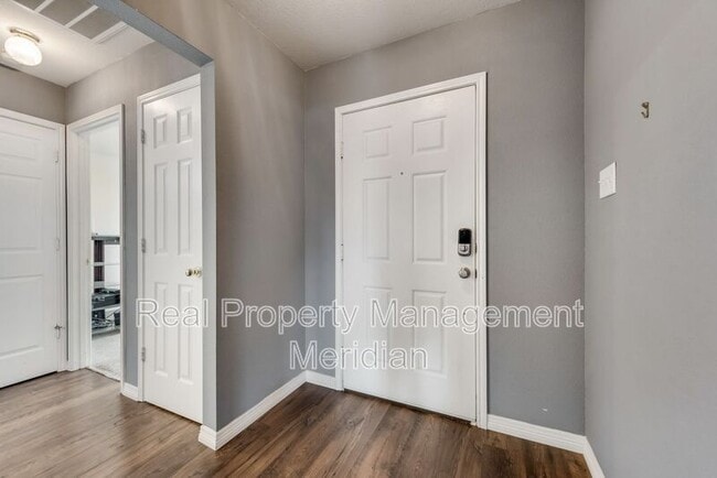 Building Photo - 10505 Braewood Dr