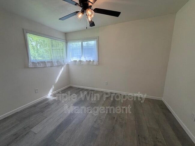 Building Photo - 8301 Pepperidge Dr