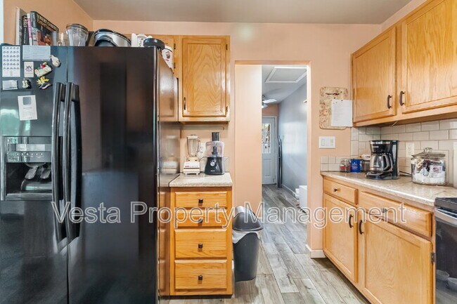 Building Photo - 857 Reems Creek Rd