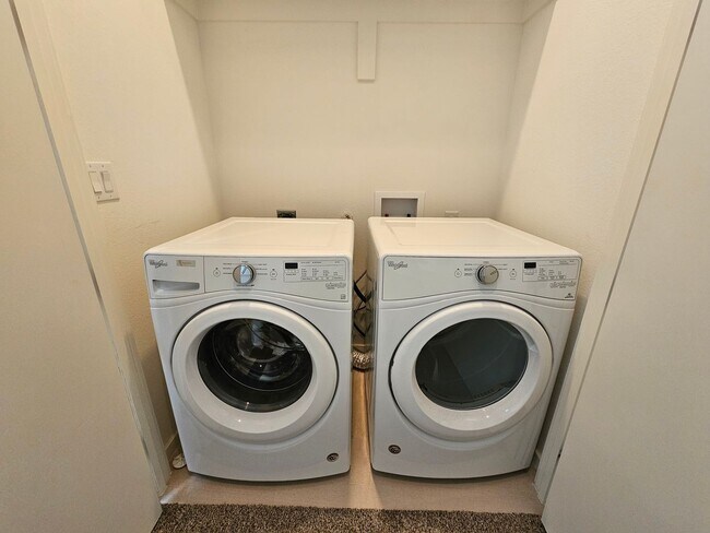 Building Photo - Minutes from Downtown, Uptown, Henderson, ...