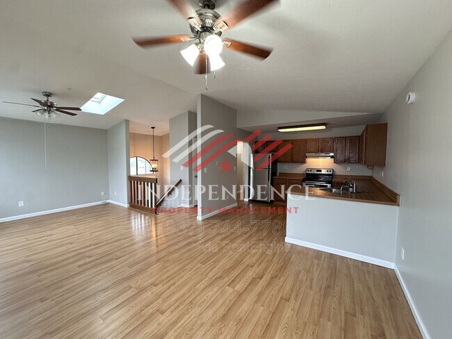 Building Photo - 2385 Fieldstone Cir