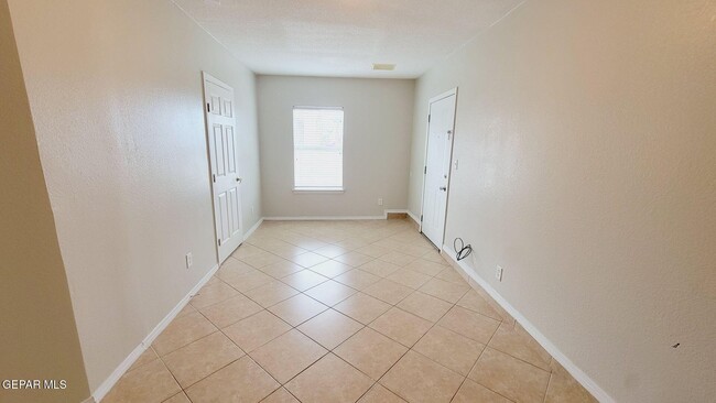 Building Photo - 604 Wind River Ave