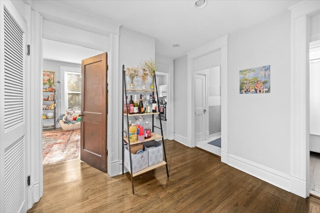 Building Photo - "Charming 3-Bed Duplex with Hardwood Floors & Cozy Fireplace - 6114 Waterman Blvd, St. Louis!" ST...