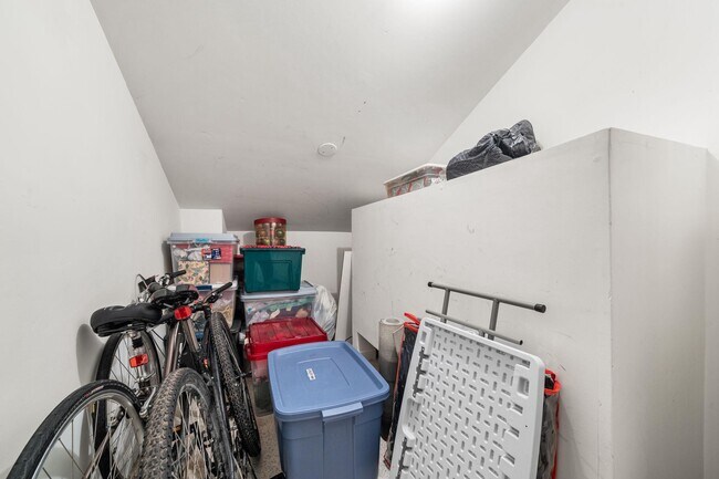 Building Photo - 4620 Knight Pl