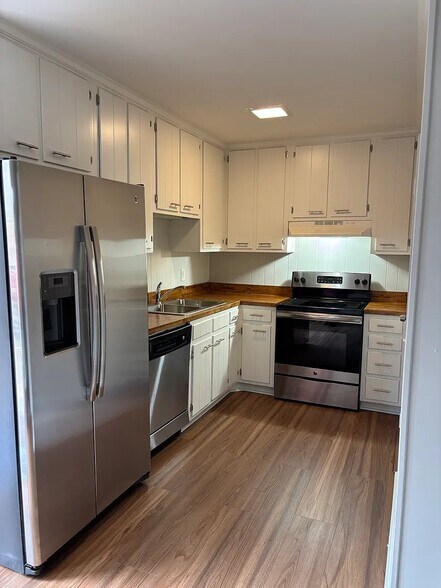 Building Photo - 646 Harpeth Bend Dr