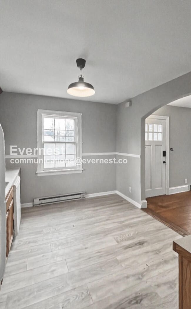 Building Photo - 3 Bed, 1 Bath Home with Fenced Yard / Pet-Friendly / Coming Soon!