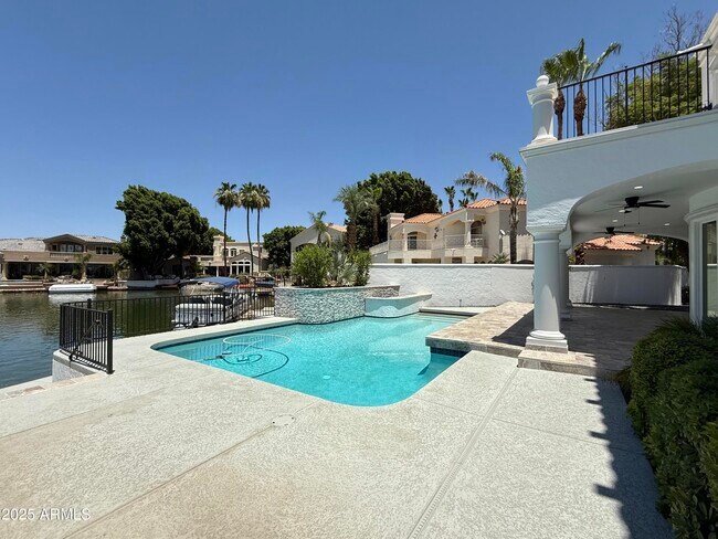 Building Photo - 1523 E Treasure Cove Dr