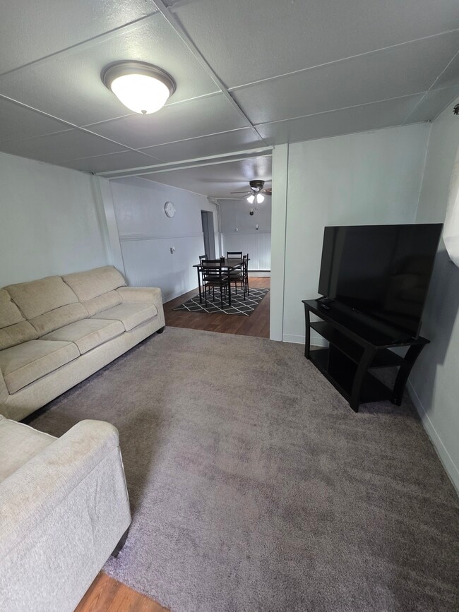 Building Photo - 505 S 10th St