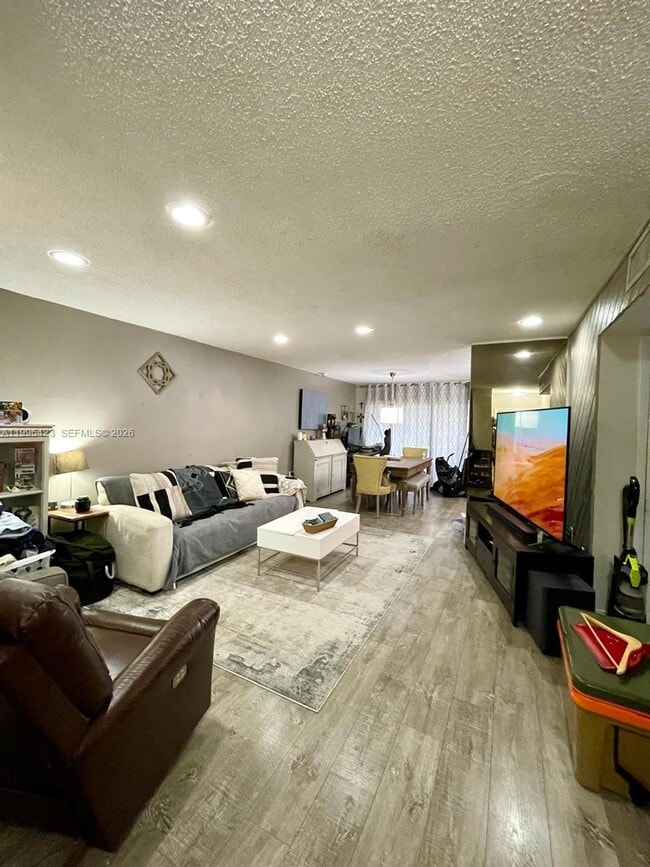 Building Photo - 8423 SW 137th Ave