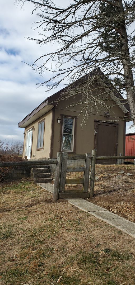Building Photo - Beautifully Styled Colonial Home with Upgrades!