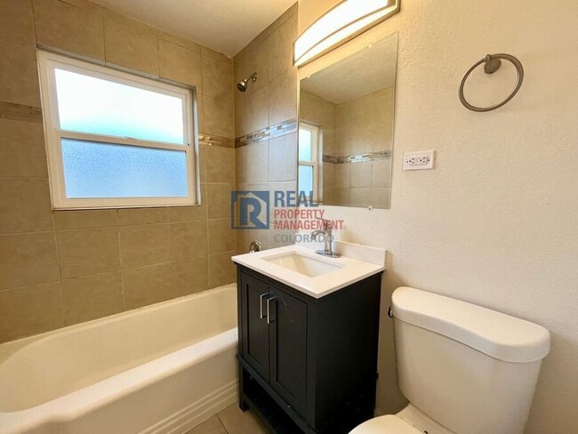 Building Photo - 1547 Xenia St