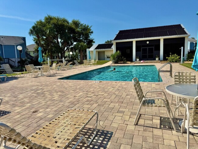 Building Photo - 2853 N Rivers Edge Blvd