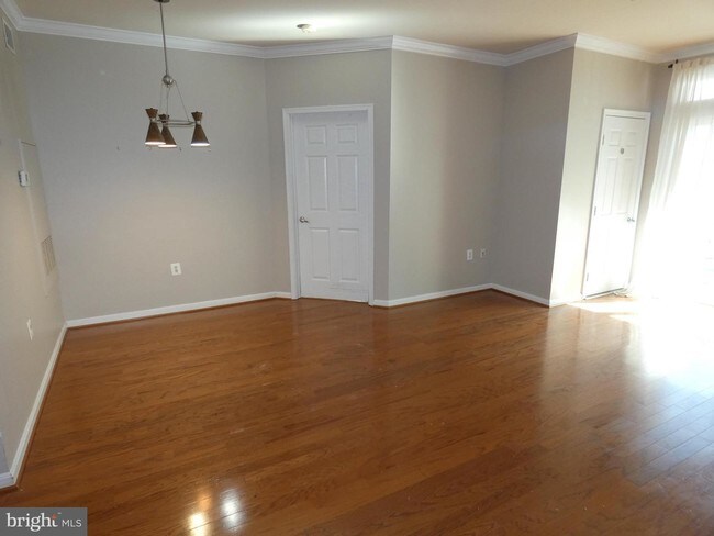 Building Photo - 2465 Army Navy Dr
