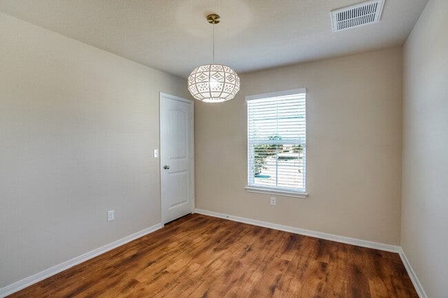 Building Photo - 5909 Roderick Dr