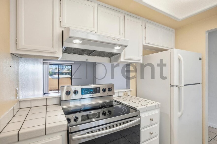 Building Photo - 3272 Shadow Park Pl