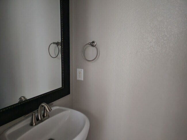 Building Photo - 20676 Oakhurst Meadows Dr