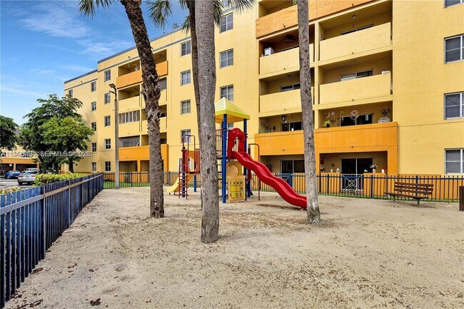 Building Photo - 14902 SW 82nd Ln