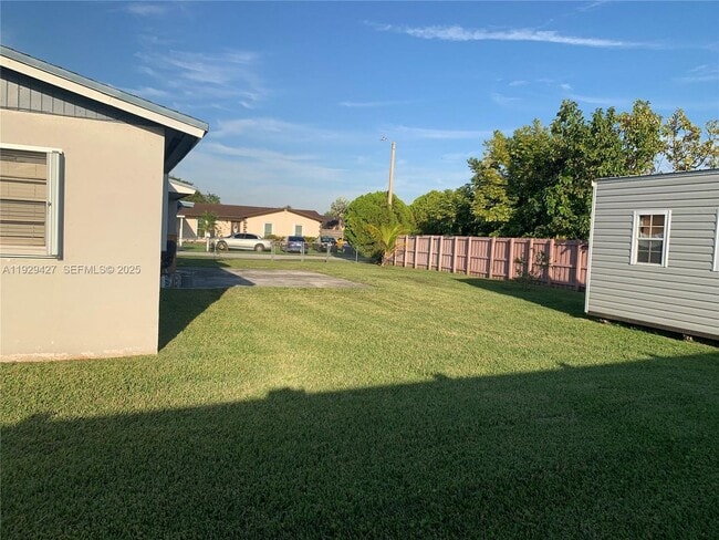 Building Photo - 14301 SW 105th Ave