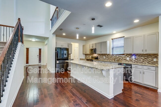 Building Photo - 203 S Dunnwood Ln